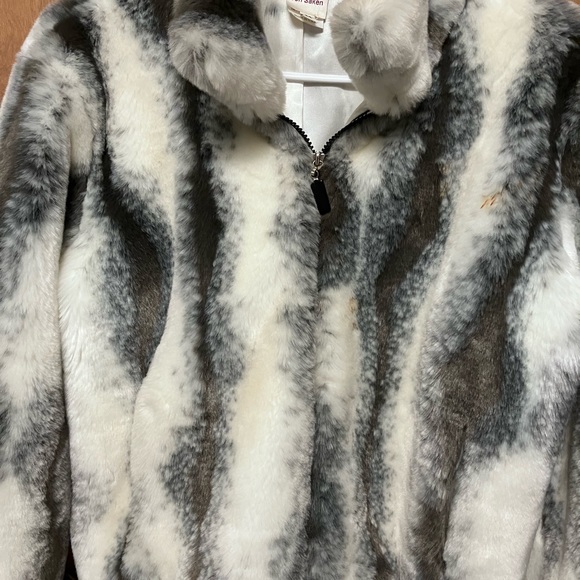 VON SAKEN FUR JACKET SZ. M LIKE NEW, VERY WARM, WEAR ANYWHERE LQQK. - Picture 8 of 14